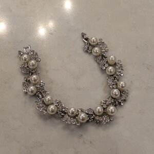 Women's Bracelet 8" Long  Silver Tone